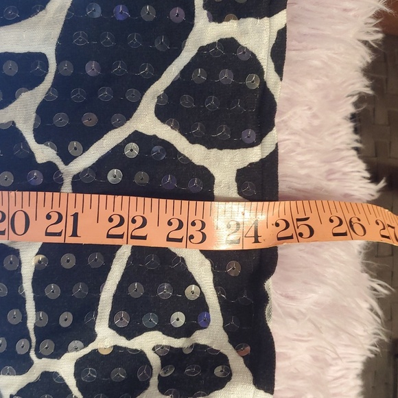 Chic Black and White Animal Print Top - Picture 7 of 7